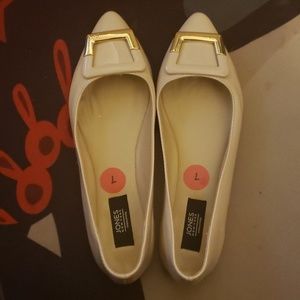 Nude Flats never been worn